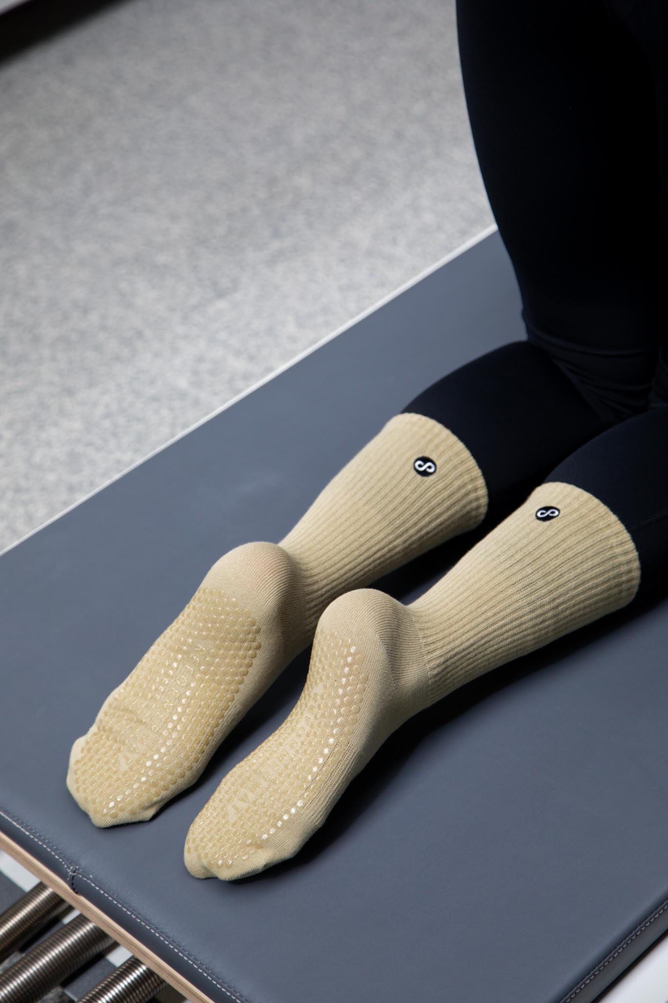 REFORMERMAT Pilates Grip Socks Organic Cotton - Khaki Beige