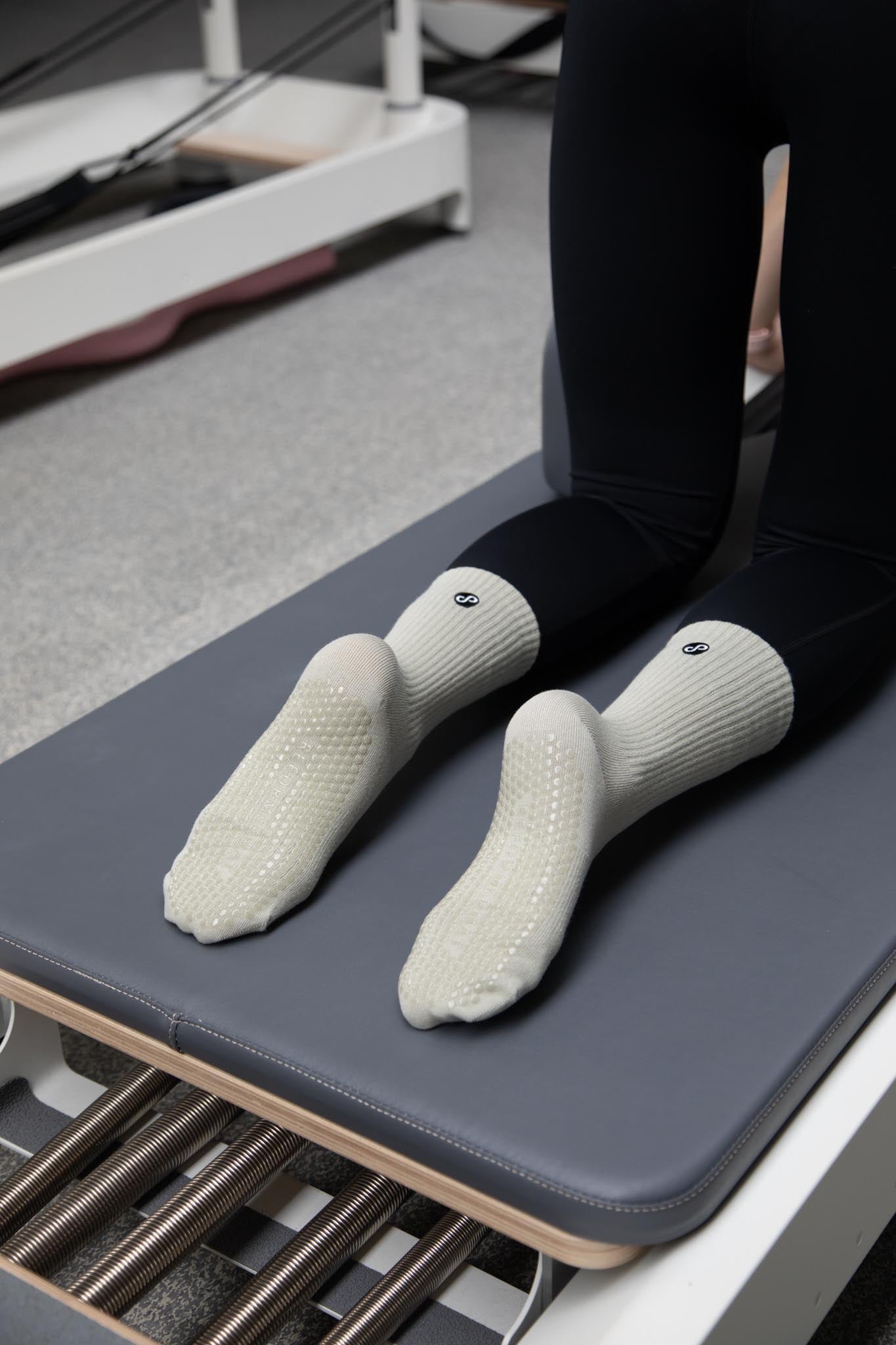 REFORMERMAT Pilates Grip Socks Organic Cotton - Seasalt Grey