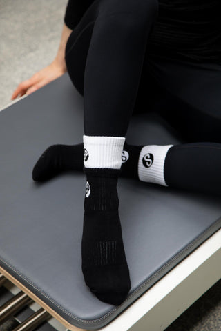 REFORMERMAT Pilates Reformer Grip Socks Organic Cotton - Tai Chi Black Dual Style